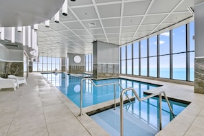 Indoor pool - Ocean Surfers Paradise - GCLR (Surfers Paradise)