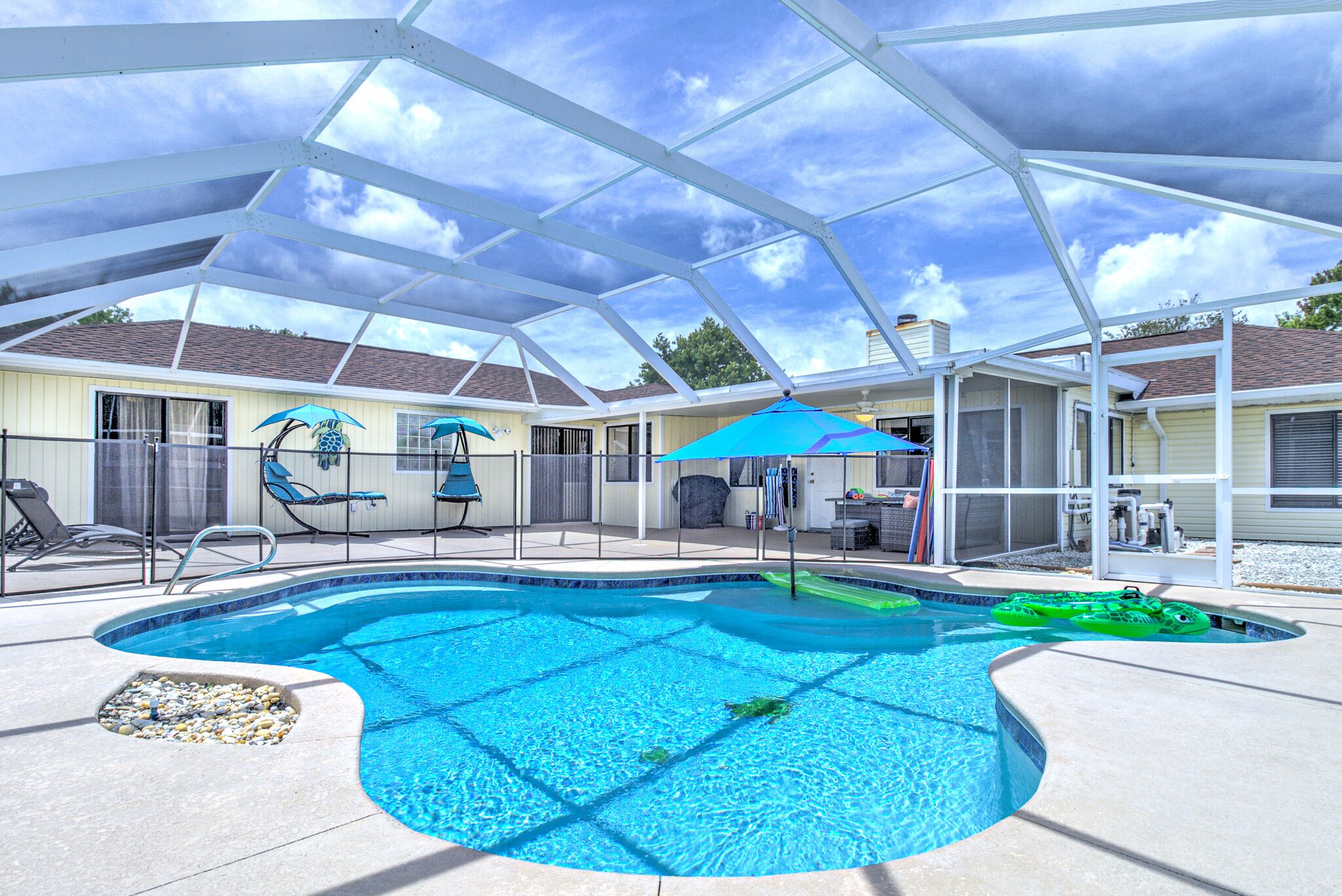 Welcome to Your Coastal Oasis! Pool Home 20 Mins to the Beach!