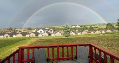 Family Friendly Townhome w/ Hot-Tub