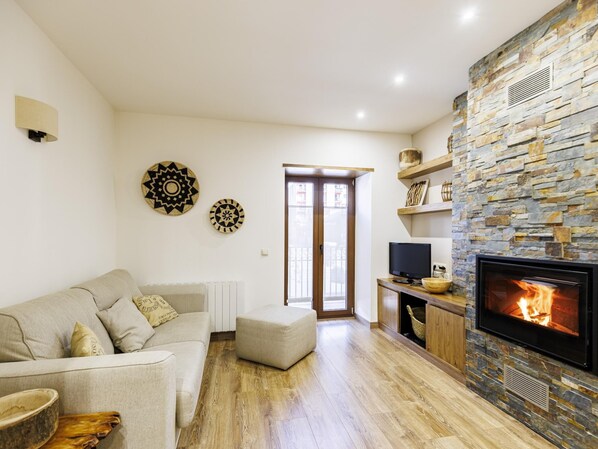 TV, fireplace - Perfect space in Puigcerdà, La Cerdanya (Puigcerdà)