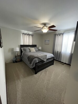 4 Schlafzimmer, Bügeleisen/Bügelbrett, kostenloses WLAN, Bettwäsche