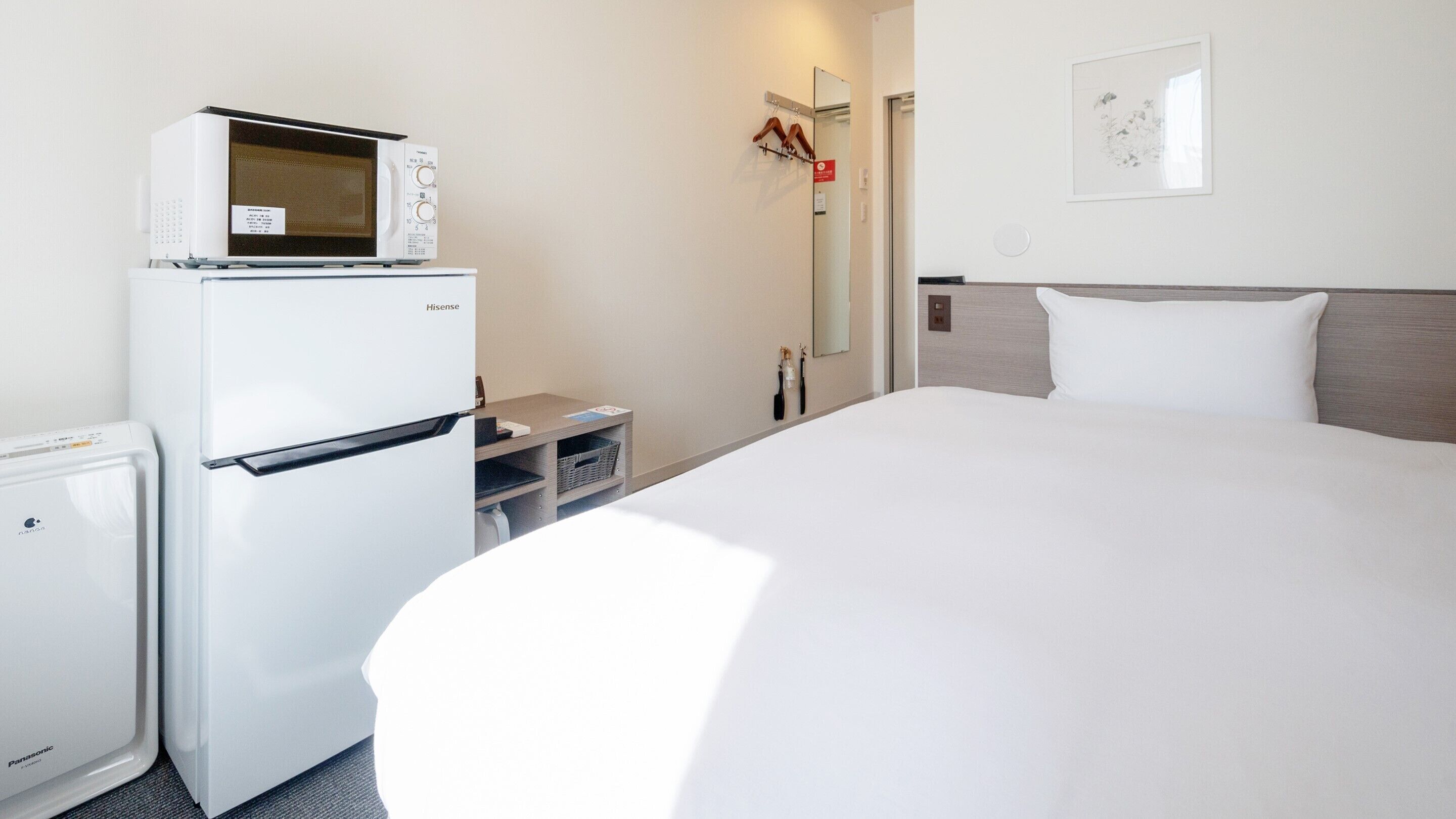 Free WiFi, bed sheets