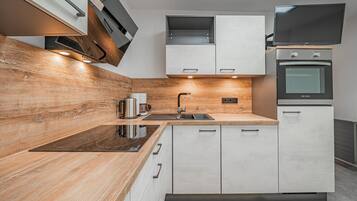 Kühlschrank, Ofen, Herdplatte, Geschirrspüler