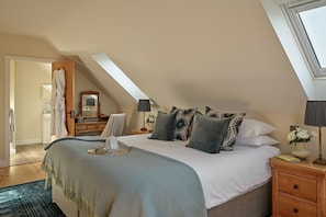 7 bedrooms, iron/ironing board, WiFi