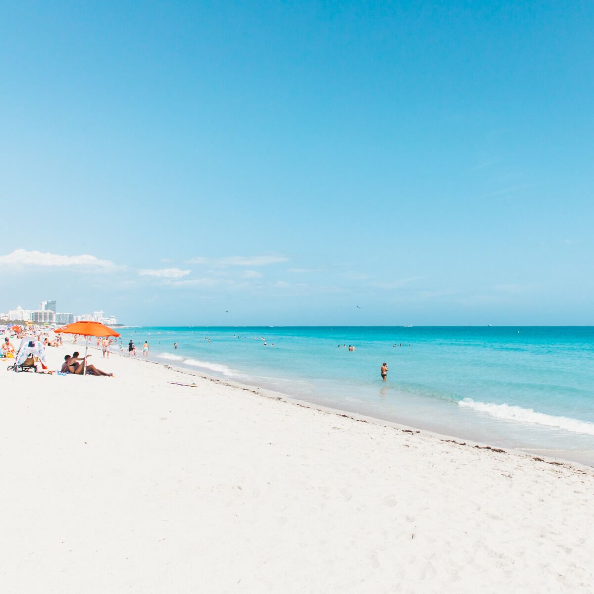 Beach nearby, sun-loungers, beach towels