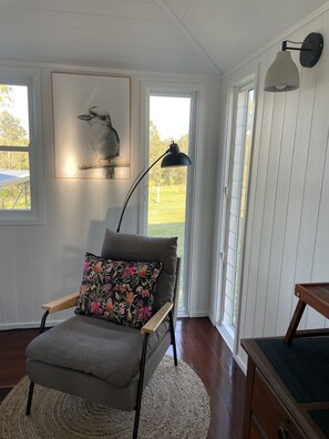 Interior - Luxury 100yr old workers cottage close to wineries & wedding venues (Mount Alford)