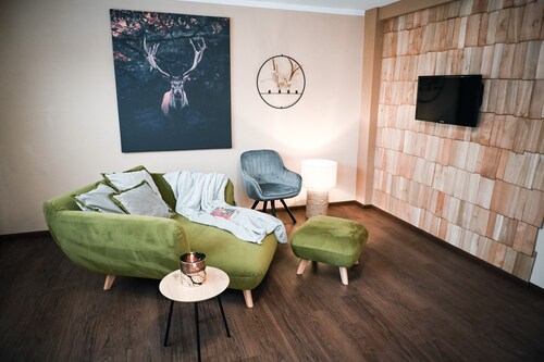 FeWo Herbst in der Villa Waldrand | Luxus-Bad und großer Garten | Direkt am Wald