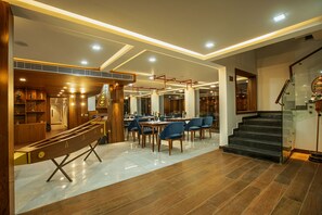 Restaurant - Harivaram Yuga (Guruvayur)