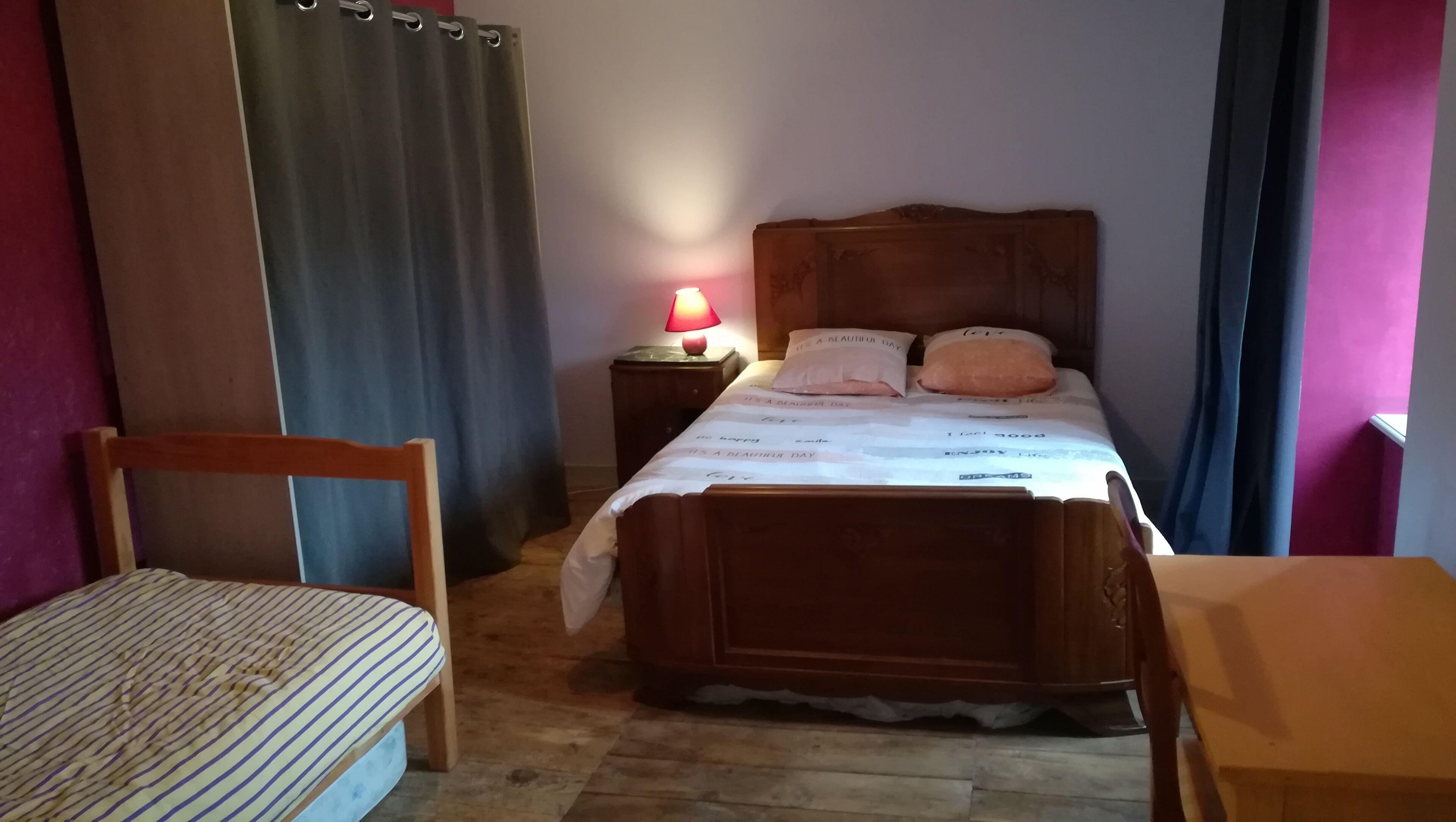 7 sovrum, skrivbord, resesäng och gratis wi-fi