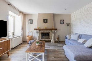Smart TV, fireplace - Normandy Nature Escape (MONTAIGU LA BRISETTE)