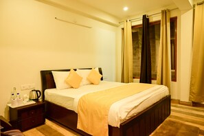 Habitación Deluxe doble | Camas supletorias, Internet por cable gratuito, ropa de cama