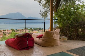 Terrace/patio - Villa Torri Panoramic Pool (Torri del Benaco)