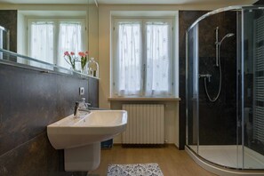 Hair dryer, towels