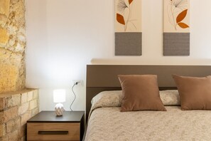 1 slaapkamer, een strijkplank/strijkijzer, wifi, beddengoed