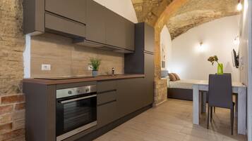 Réfrigérateur, four, plaque de cuisson, lave-vaisselle