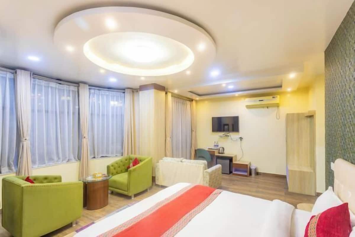 Premium bedding, desk, free WiFi, bed sheets