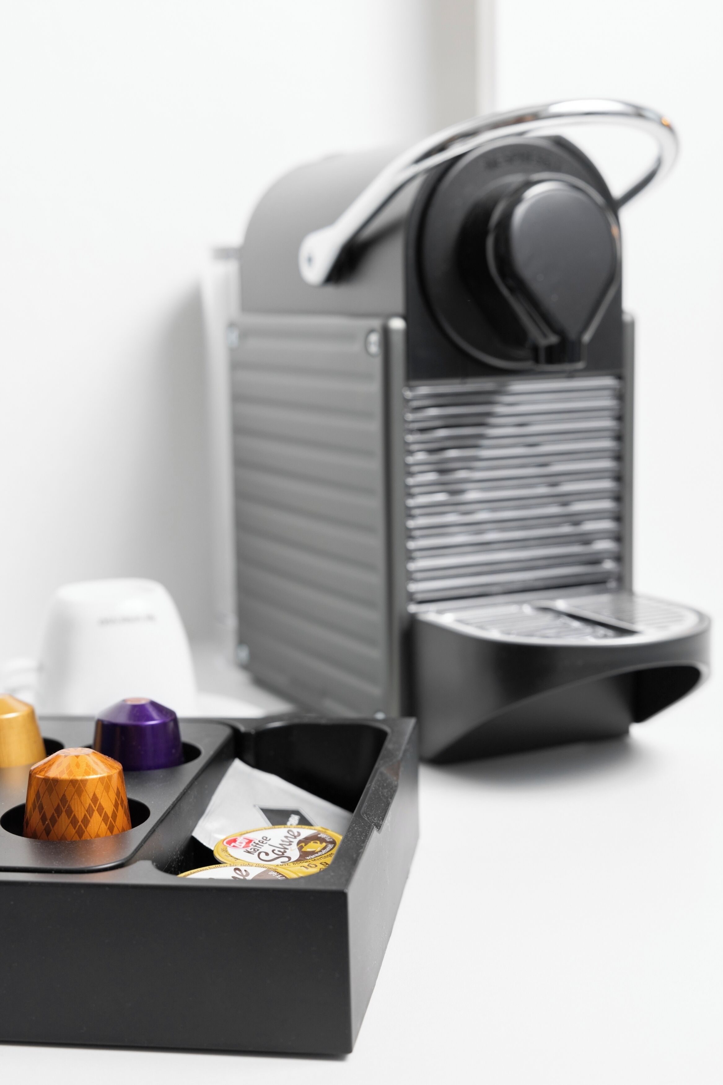 single room | coffee and/or coffee maker