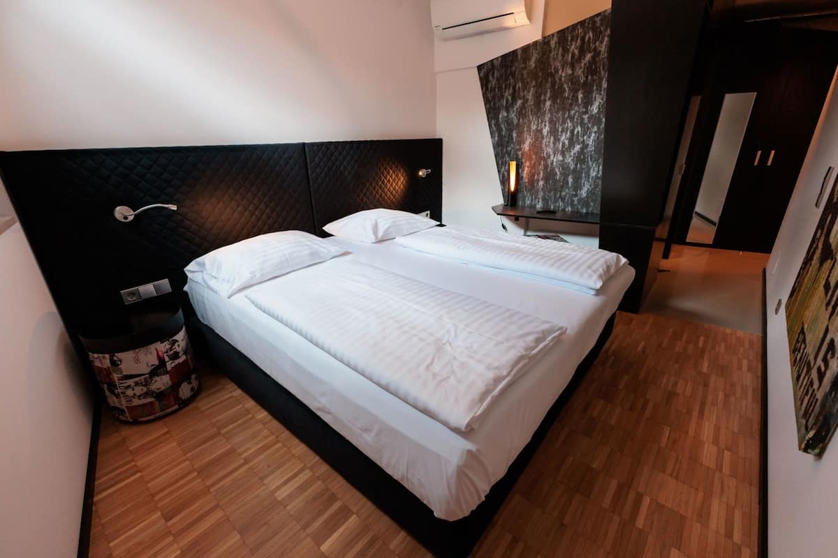 Premium bedding, individually decorated, individually furnished, desk