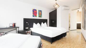 1 habitaciĂłn, ropa de cama de alta calidad y decoraciĂłn personalizada