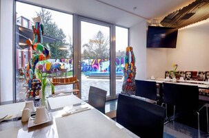 Se ofrece un desayuno continental (19.50 EUR por persona)