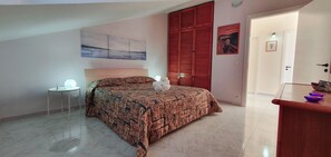 2 camere, ferro/asse da stiro, culla da viaggio, Wi-Fi gratuito