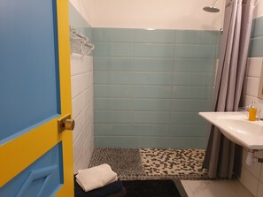 Shower, towels