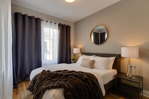 2 bedrooms, desk, iron/ironing board, travel crib - Encore Escape Near Opry • Rooftop • 8 Guests (Nashville)