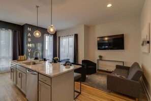 TV - Encore Escape Near Opry • Rooftop • 8 Guests (Nashville)