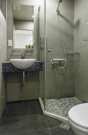 Bathroom - Chongqing N. APT (Taipei)