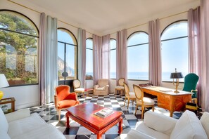 الإطلالة من المنشأة