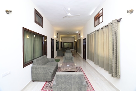 Televisión LED 32 pulgadas con canales de televisión vía satélite