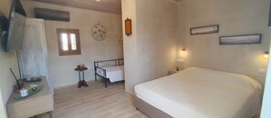 1 多间卧室、客房内保险箱、隔音、熨斗/熨衣板