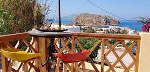 Property grounds - Stavlos Country House (Arcesine)