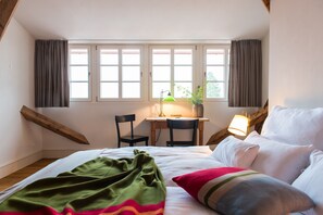 3 Schlafzimmer, Zimmersafe, Schreibtisch, Bügeleisen/Bügelbrett