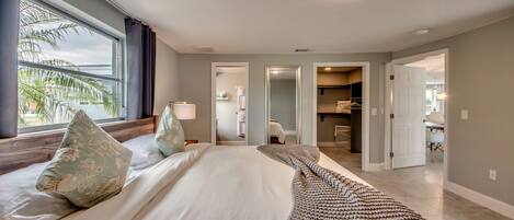 3 slaapkamers, een strijkplank/strijkijzer, gratis wifi, beddengoed