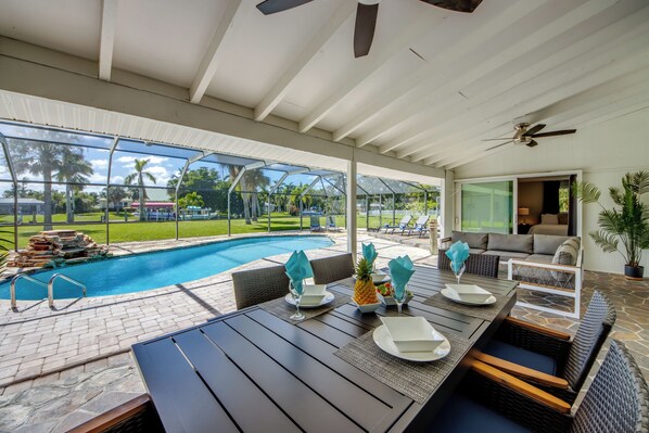 Outdoor dining