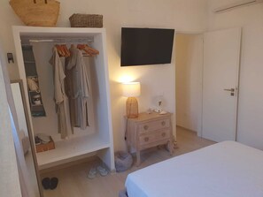 2 chambres, fer et planche à repasser, accès au Wi-Fi (inclus)