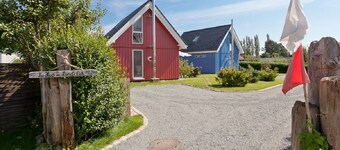 Great vacation home with garden, terrace, 500m to the beach, free WLAN, parking lot