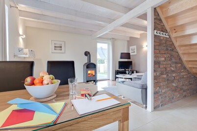Modern vacation home with garden & terrace, 300m to the beach, free WLAN