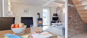 Modernes Ferienhaus mit Garten & Terrasse, 300m zum Strand, gratis WLAN