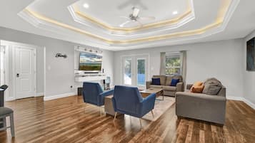 Smart TV, video games