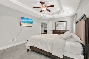 4 Schlafzimmer, Schreibtisch, Bügeleisen/Bügelbrett, kostenloses WLAN