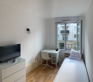 3 habitaciones, escritorio, wifi gratis y ropa de cama 