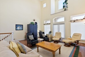 TV - Beautiful Townhome in Beachfront Subdivision - Community Pool & Beach Access! (South Padre Island)