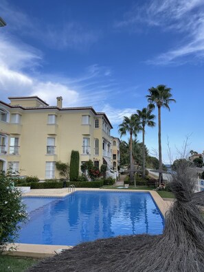 Piscine extérieure, piscine chauffée