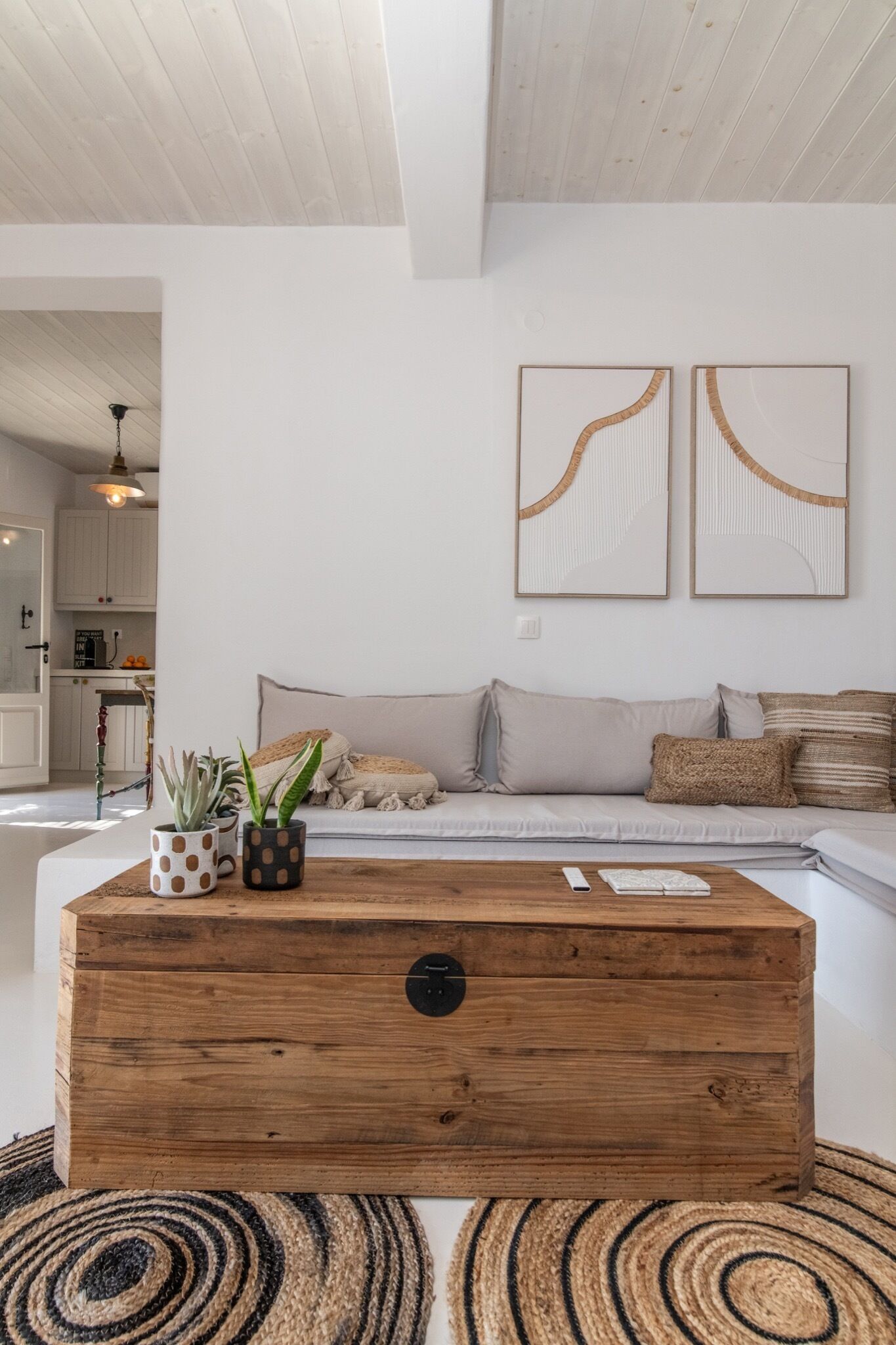 Luxury Villa | Living area | 32-inch Smart TV with digital channels, TV, Netflix