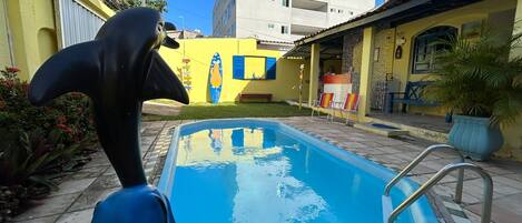 32-inch TV with cable channels