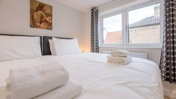 House (3 Bedrooms) | 3 bedrooms, memory-foam beds, desk, laptop workspace