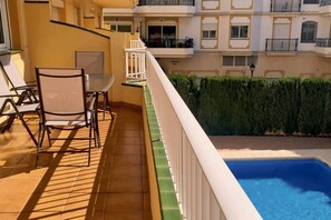 Outdoor dining - Butibamba Pool view (La Cala de Mijas)
