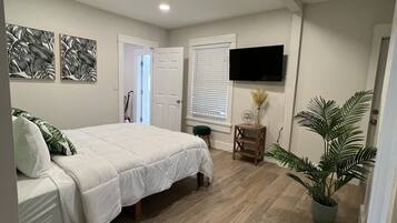 4 bedrooms, iron/ironing board, free WiFi, bed sheets